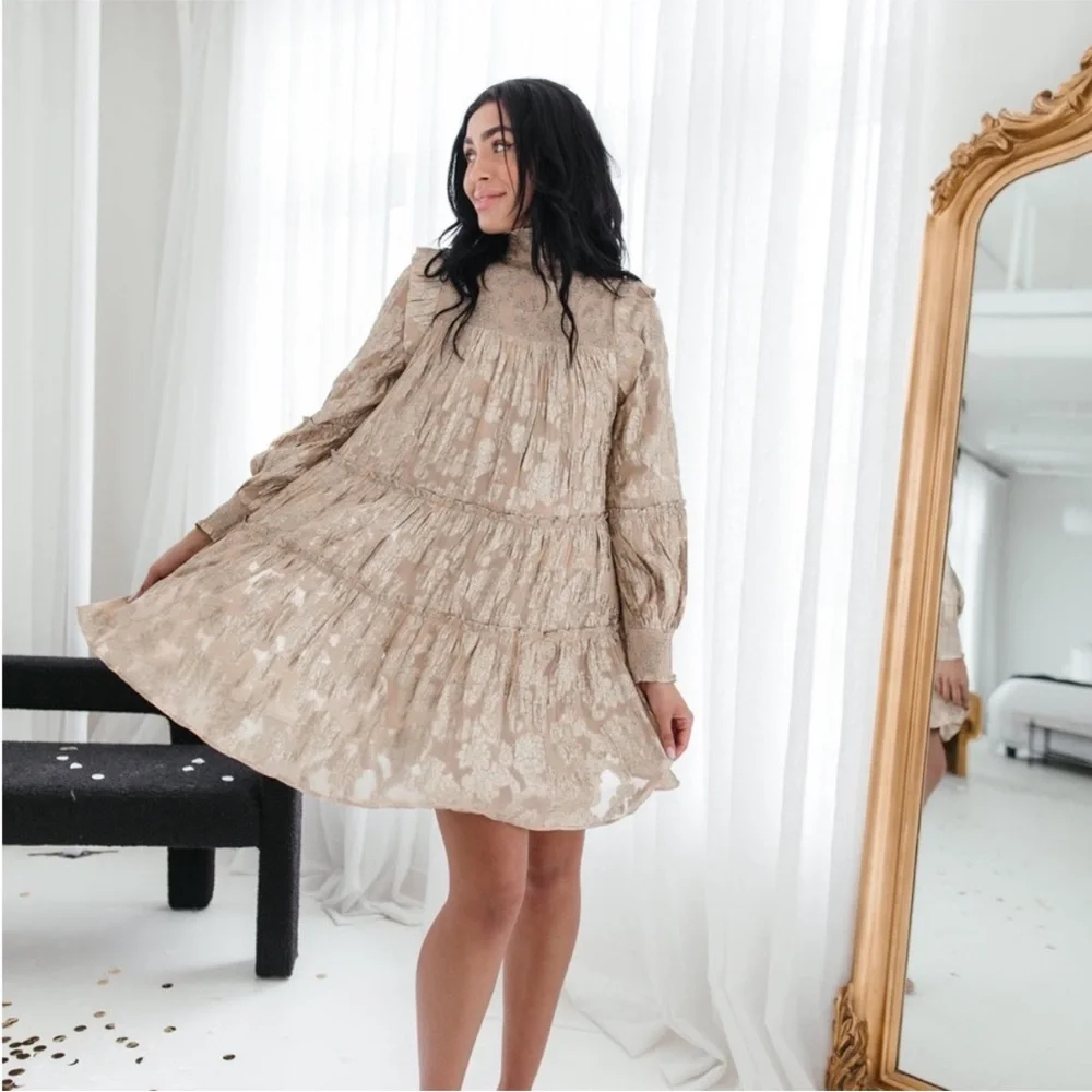 NWT Elan champagne gold foiled tiered long sleeve turtleneck cocktail dress M